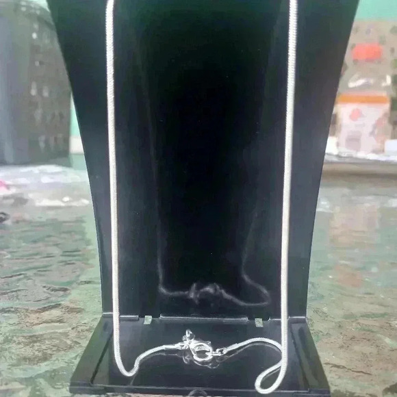 Howlite Turquoise Skull Necklace - Picture 4 of 4